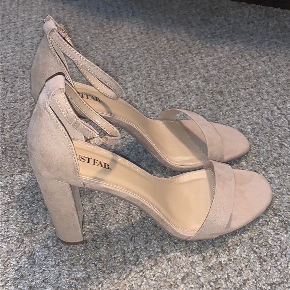 Block heeled sandal - Picture 3 of 5